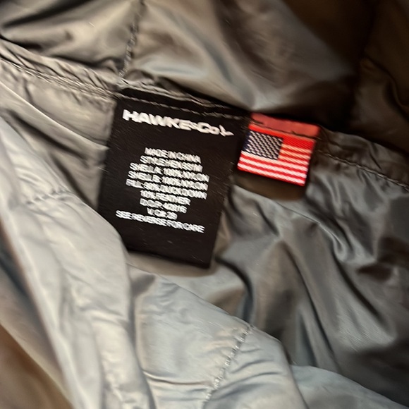 Packable Hawke & Co down filled vest reversible - Picture 6 of 7